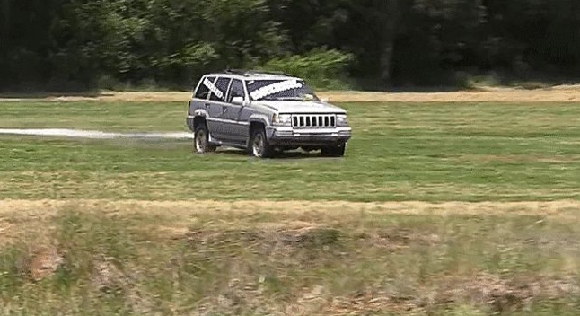 Jeep Grand Cherokee-ის ბრძოლა ხესთან, დრამატული შედეგით