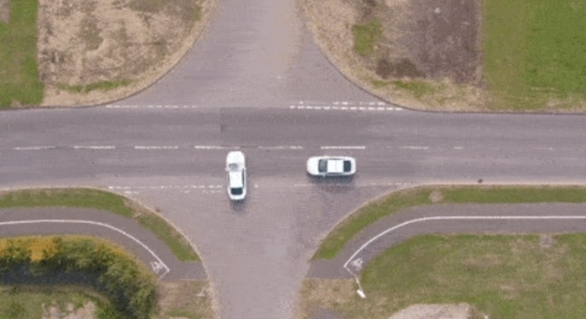 Ford-ი შუქნიშნების გარეშე მოძრაობის ტექნოლოგიაზე მუშაობს