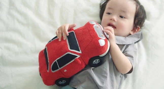 Honda-მ შექმნა „ხმოვანი ძიძა“, რომელიც ძრავის ხმებს გამოსცემს და ჭირვეულ ბავშვებს ამშვიდებს