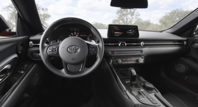 2020 წლის Toyota GR Supra-ს BMW-ს პრემიუმ ინტერიერი აქვს