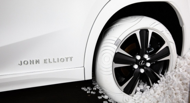 Lexus UX-ს Nike Air Force 1-ის დიზაინზე შექმნილი თეთრი საბურავებით გამოუშვებენ