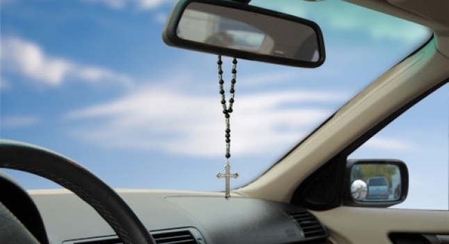 ბრიტანეთში უკანა ხედვის სარკეზე ნივთების ჩამოკიდება აიკრძალა